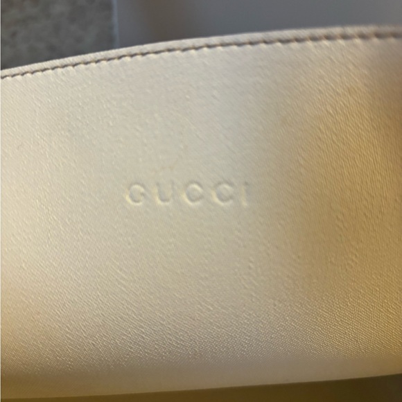 Gucci GG-Logo/Cream Reversible Tote - Picture 4 of 6
